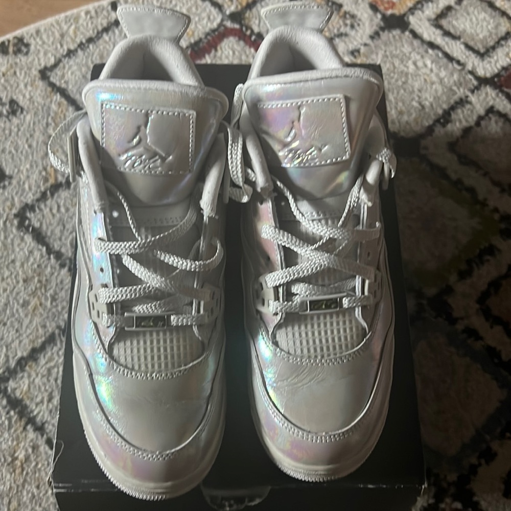 Jordan Retro 4 Pearls size 6.5 in EXCELLENT condition